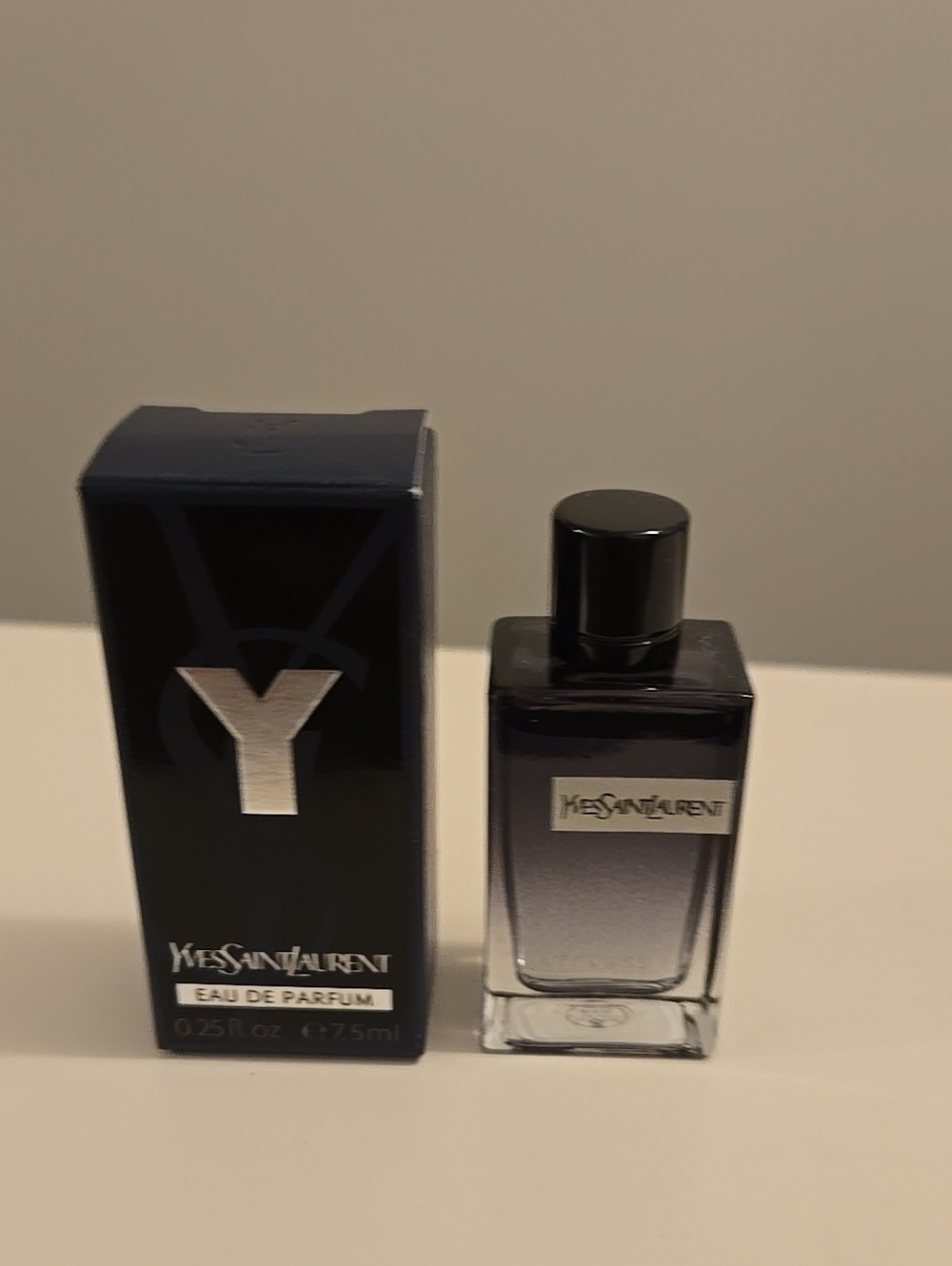 Yves Saint Laurent Y Eau de Parfum - .25 Fl Oz Mini Dabber